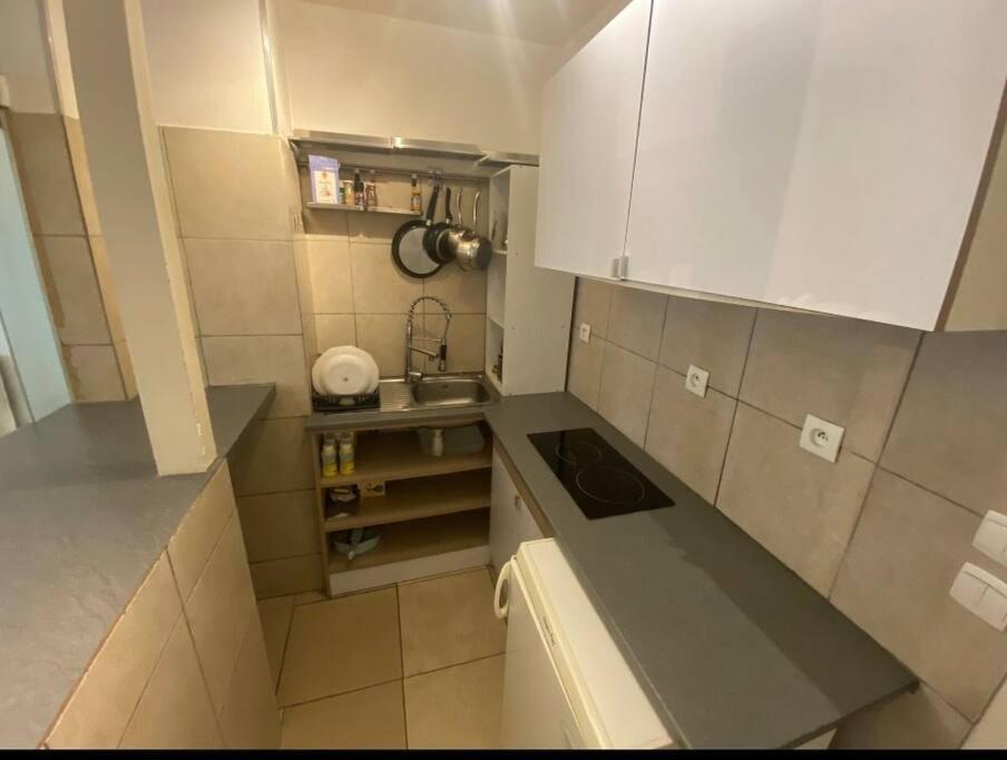 Studio Confortable -Musee Grevin - Musee Du Louvre - Grand Boulevard - 2 Pers Apartamento Paris Exterior foto